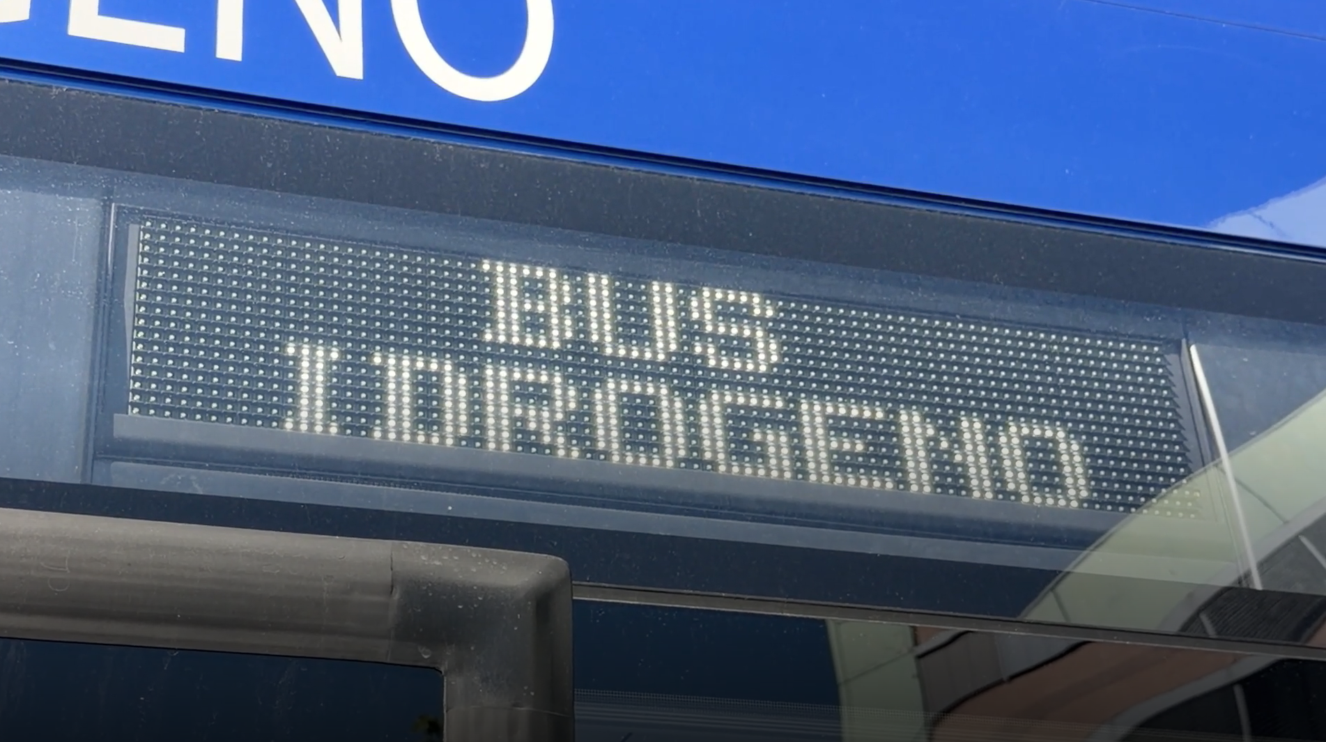 Dettaglio di un autobus a idrogeno SETA